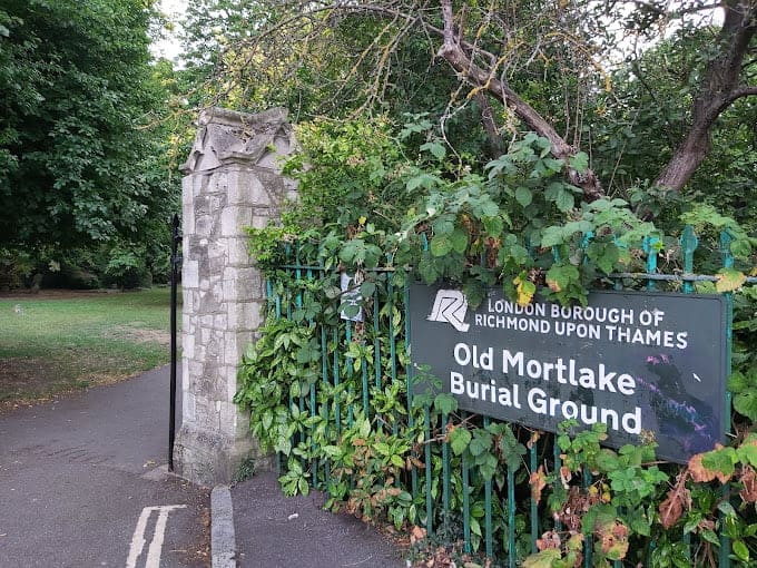 Old Mortlake Burial Ground — photo 1