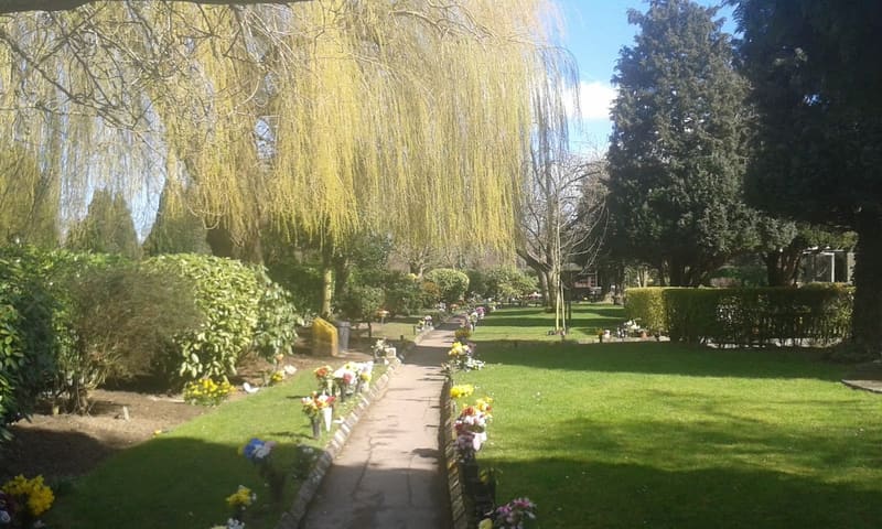 Upminster Cemetery — photo 3