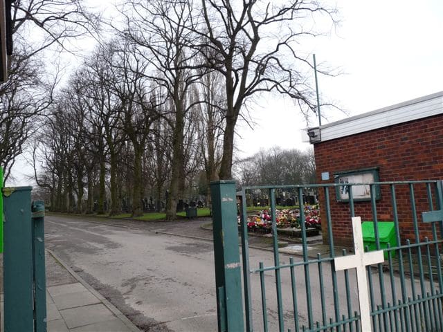 Leigh Cemetery — photo 1