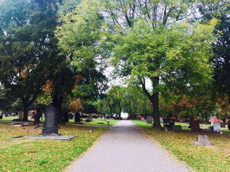 Wombwell Cemetery — photo 1
