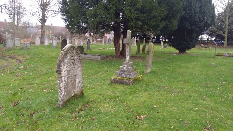 Ollerton Cemetery — photo 3