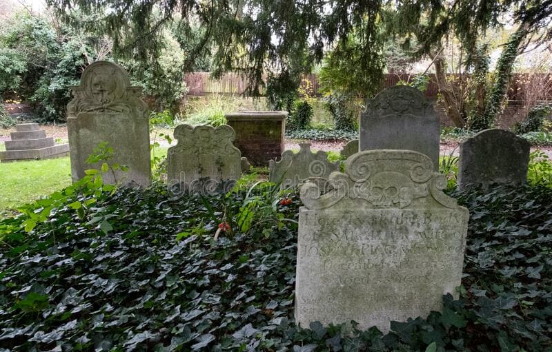 Harmondsworth Cemetery — photo 2