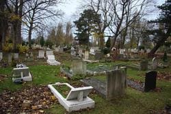 Greenford Park Cemetery — photo 3