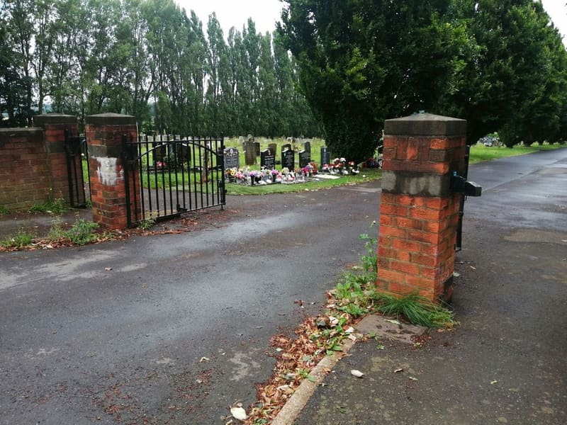 Redhouse Cemetery — photo 1