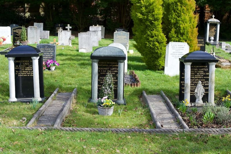 Harrow Weald Cemetery — photo 2