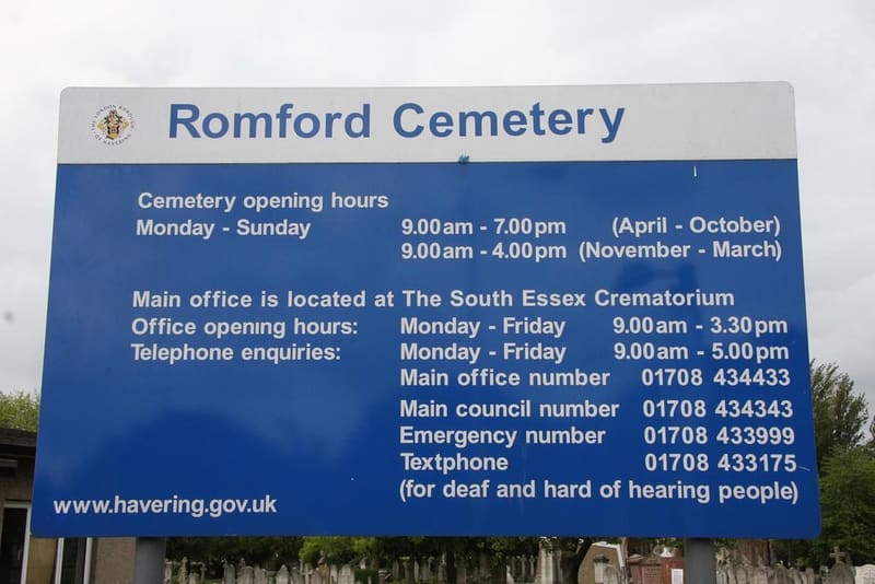 Romford Cemetery — photo 3