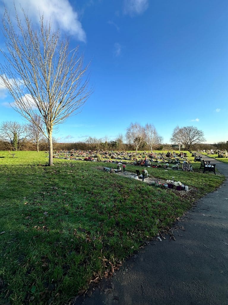 Longmoor Cemetery — photo 1
