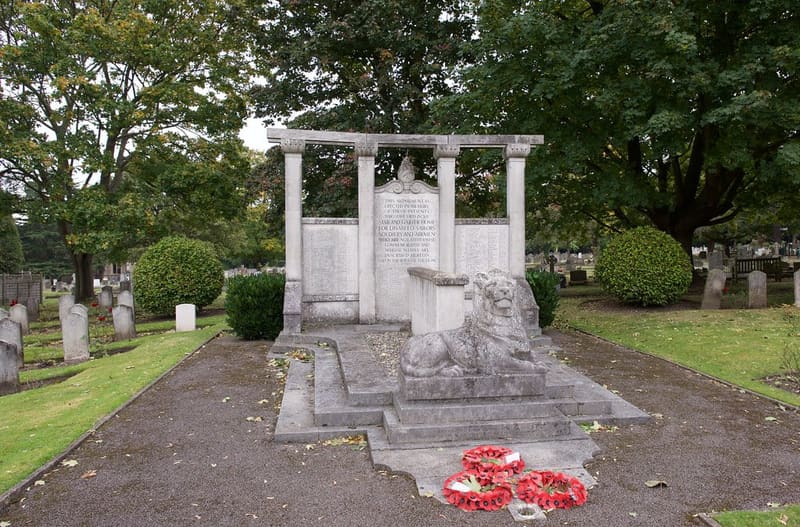 East Sheen Cemetery — photo 2