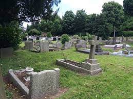Harmondsworth Cemetery — photo 1