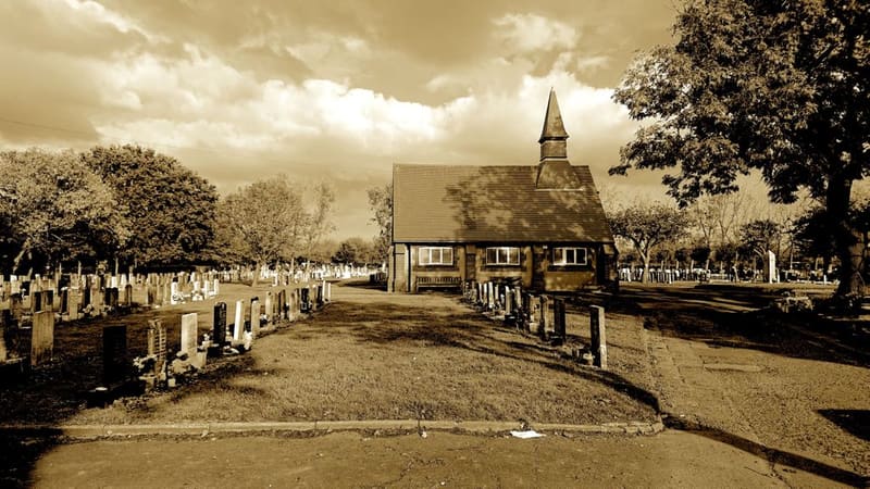 Eastbrookend Cemetery — photo 3