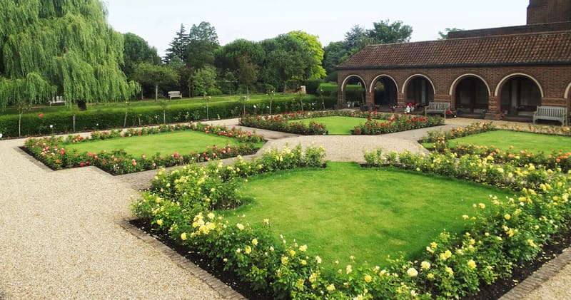 Mortlake Crematorium — photo 3