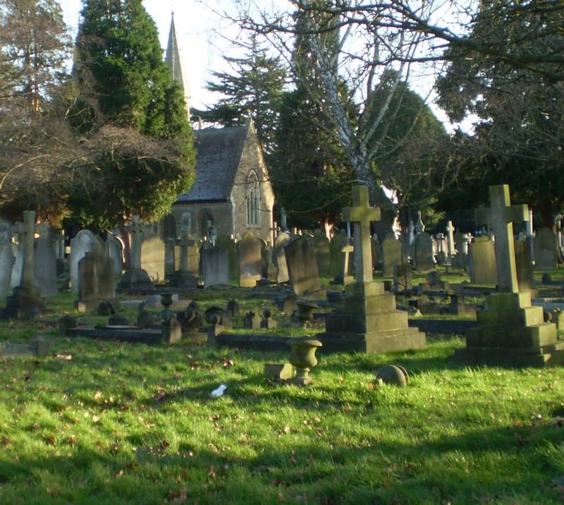 Teddington Cemetery — photo 4