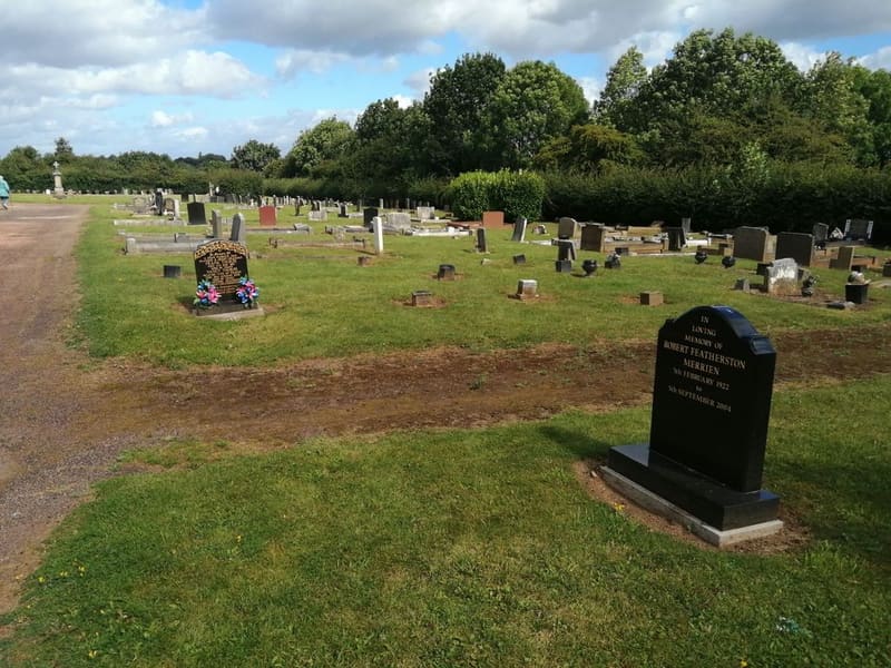 Warmsworth Cemetery — photo 1