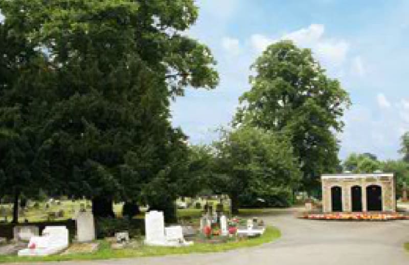 Queens Road Cemetery — photo 4