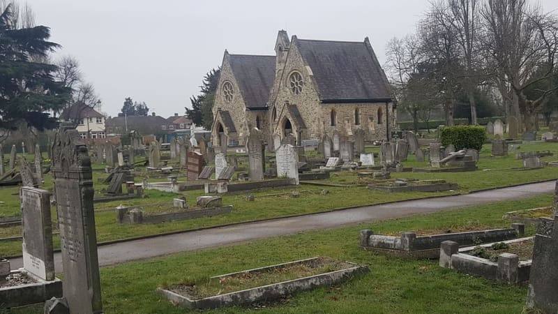 Romford Cemetery — photo 2