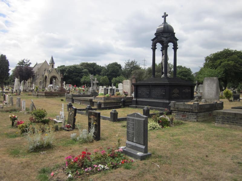 Lambeth Cemetery — photo 3