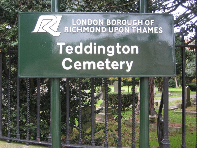 Teddington Cemetery — photo 3