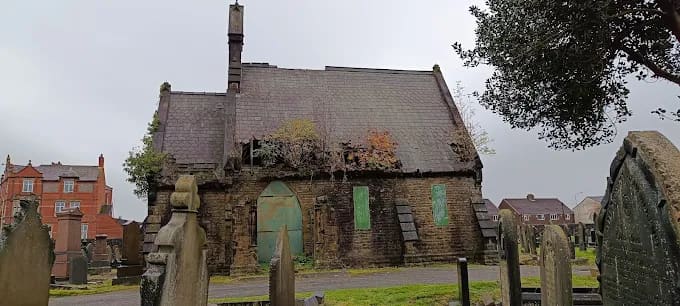 Lower Ince Cemetery / Wigan Crematorium — photo 4