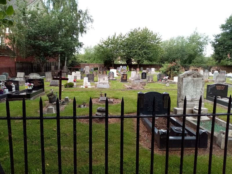Wilford Village Cemetery — photo 1