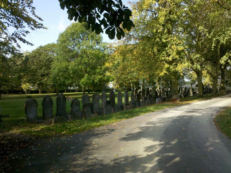 Church Gresley Cemetery — photo 3