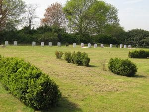 Roding Lane North Cemetery — photo 4