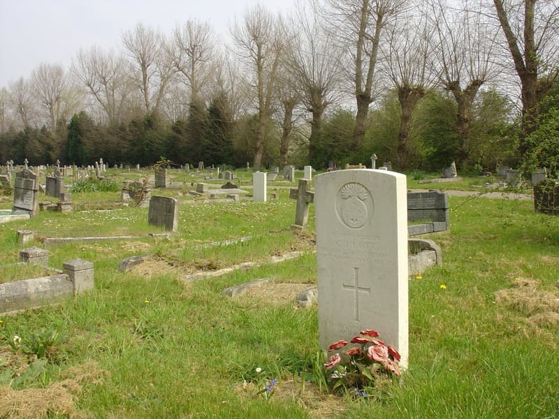 Wealdstone Cemetery — photo 4