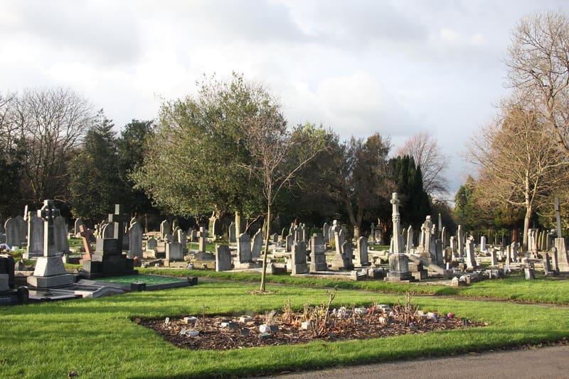 Tottenham Cemetery — photo 2