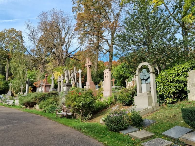 Highgate Cemetery — photo 2