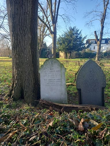Margravine Road Cemetery — photo 3