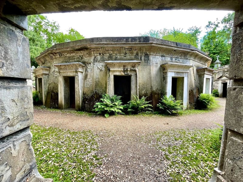 Highgate Cemetery — photo 4
