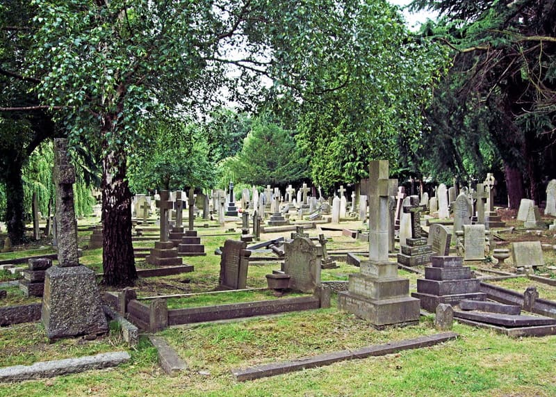 South Ealing Cemetery — photo 2