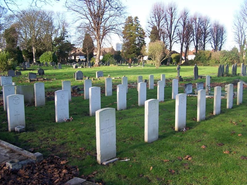 Enfield Cemetery — photo 4