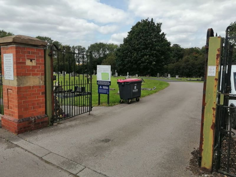 Askern Cemetery — photo 3