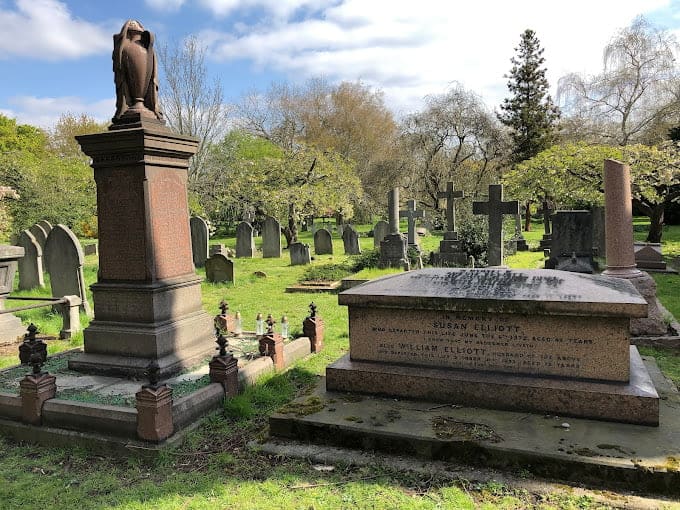 Fulham Palace Road Cemetery — photo 1