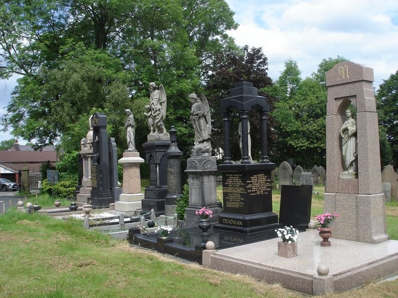 Astley Bridge Cemetery — photo 3