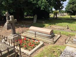 Harmondsworth Cemetery — photo 4
