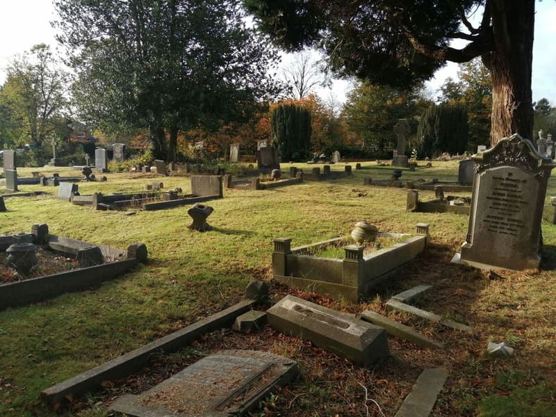 Crosshill Cemetery — photo 1