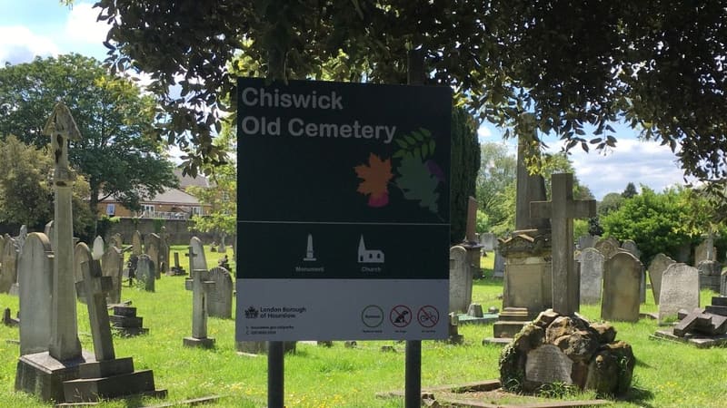 Chiswick Old Cemetery — photo 3