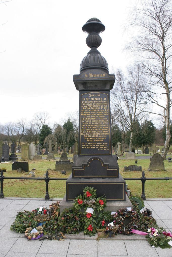 Westhoughton Cemetery — photo 1