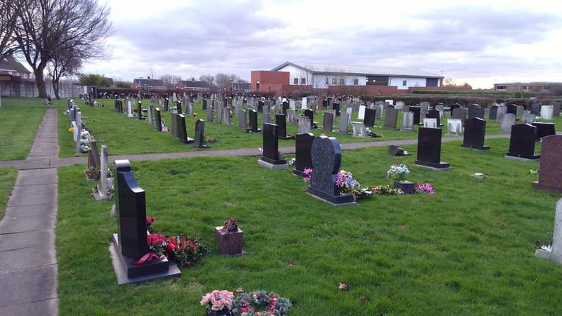 Balderton Cemetery — photo 1
