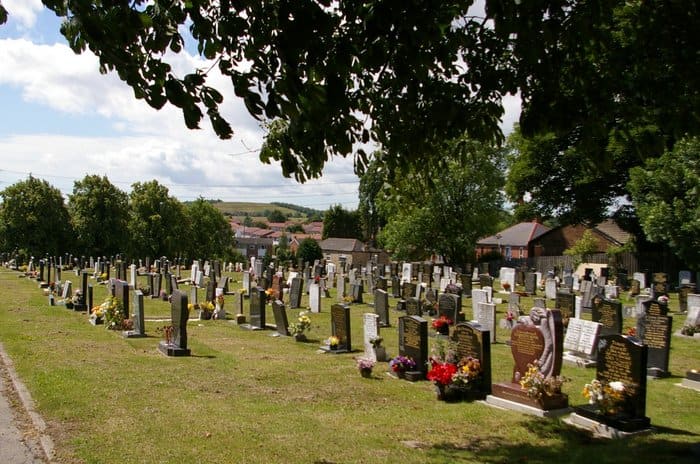 Royston Cemetery — photo 1