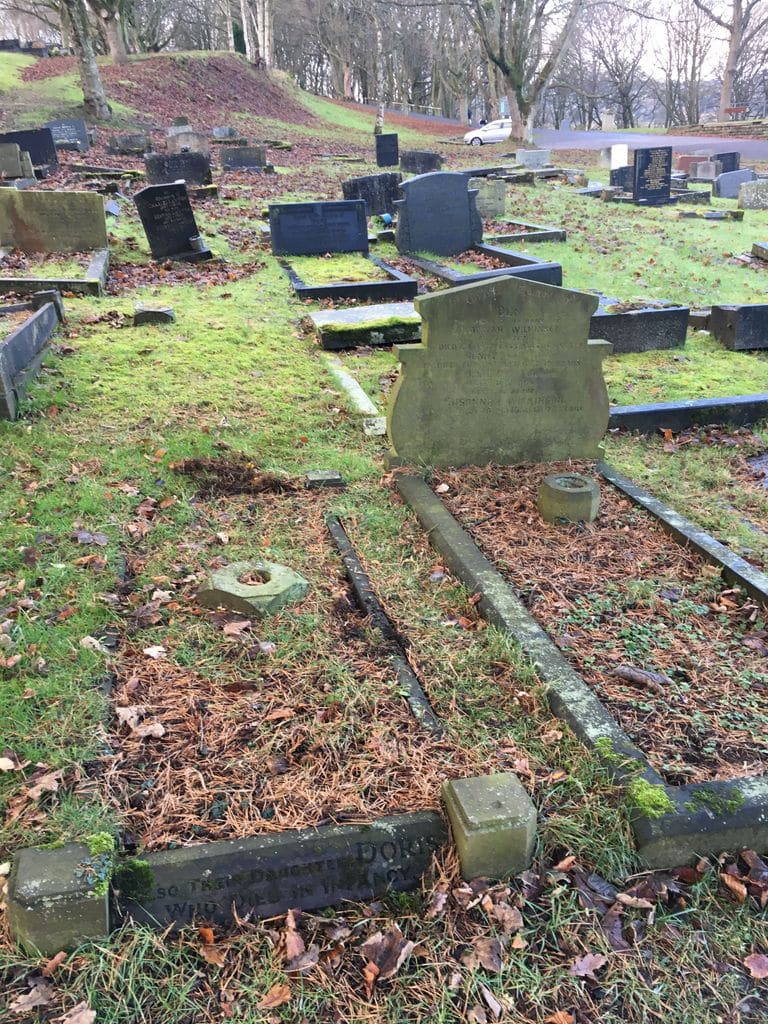 Penistone Cemetery — photo 3