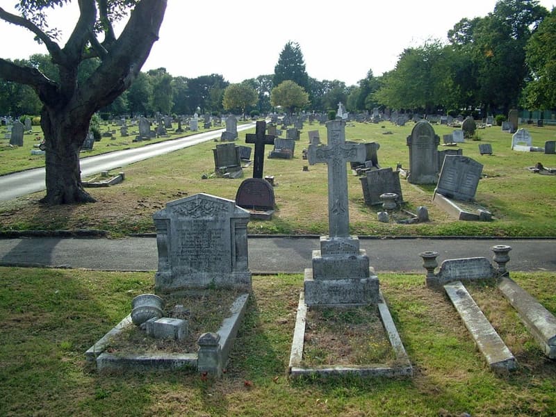 Romford Cemetery — photo 1