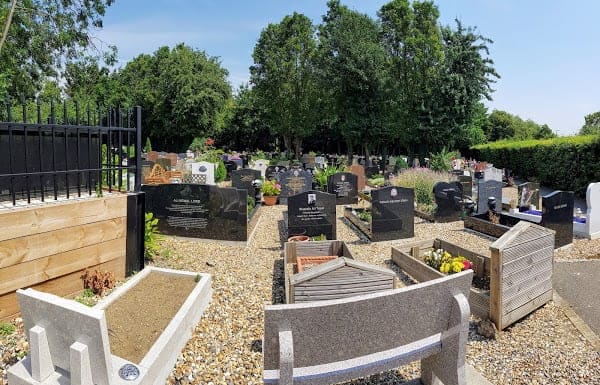 Wood Green Cemetery — photo 4