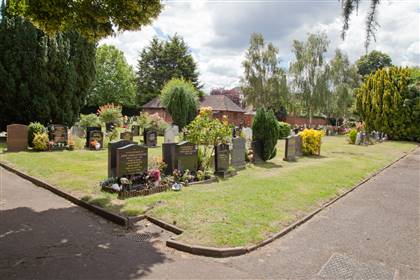 Mortlake Cemetery — photo 3