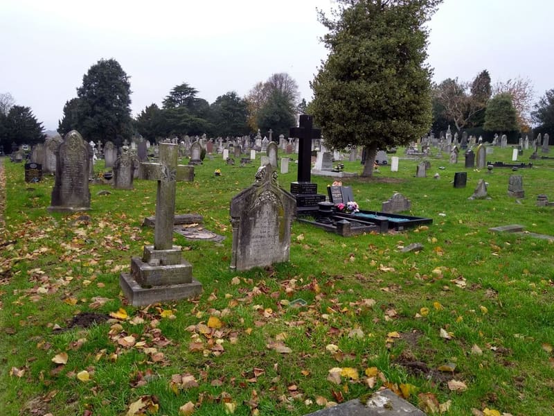 Redhill Cemetery — photo 2