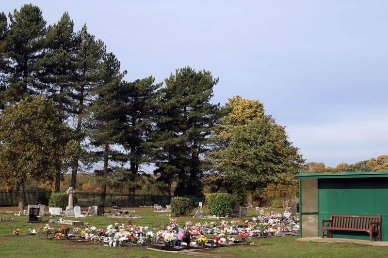 Rossington Cemetery — photo 4