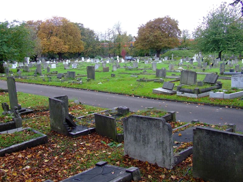 Wandsworth Cemetery — photo 1