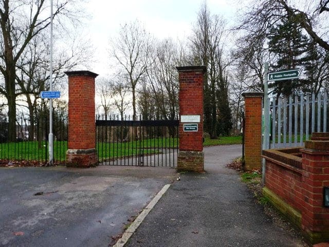 Chingford Mount Cemetery — photo 2