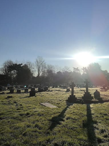 Surbiton Cemetery — photo 4